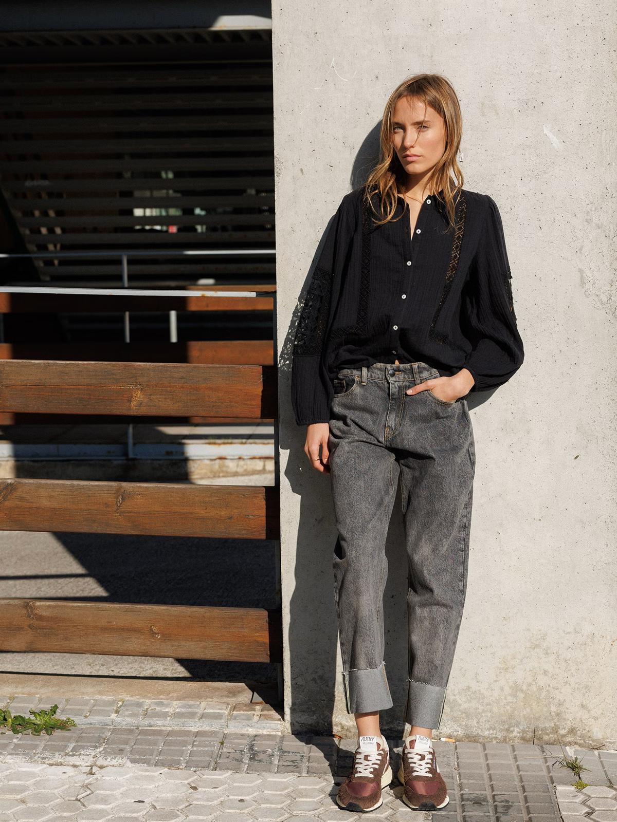PANTALÓN DENIM VUELTO