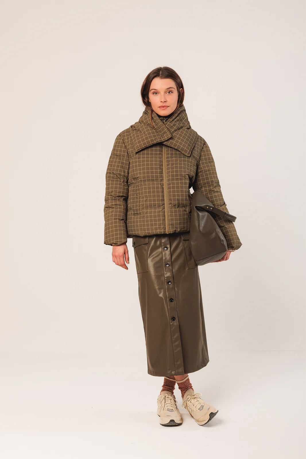 ABRIGO PLUMÓN CORTO CUADROS