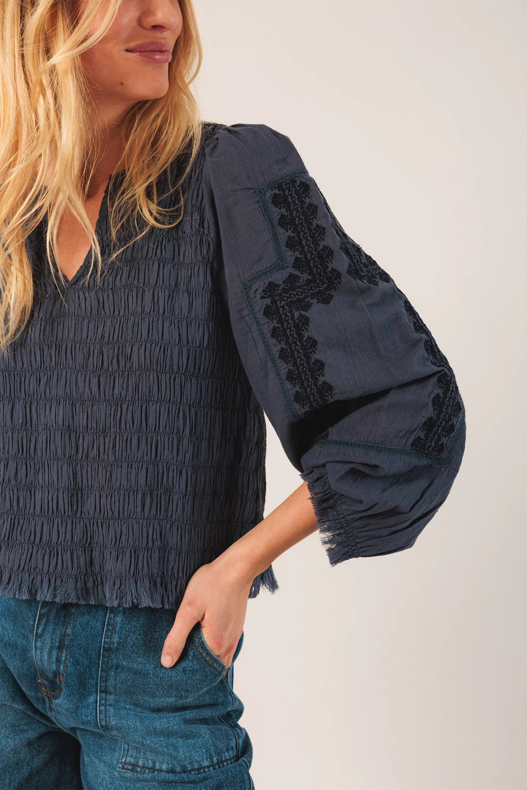 BLUSA BORDADO ÉTNICO ÍNDIGO